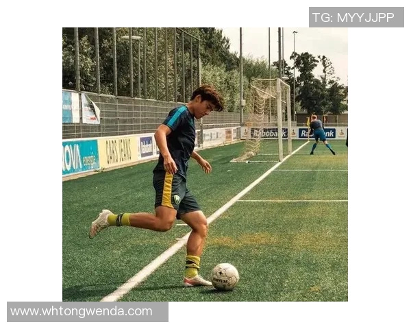 世界著名足球明星身材特点与训练方法的深入分析与探讨