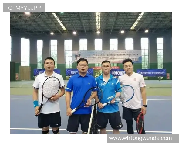 重庆网球队在世界锦标赛中的团队协作表现精彩纷呈引发关注 重庆网球队在世界锦标赛中的团队协作表现精彩纷呈引发关注